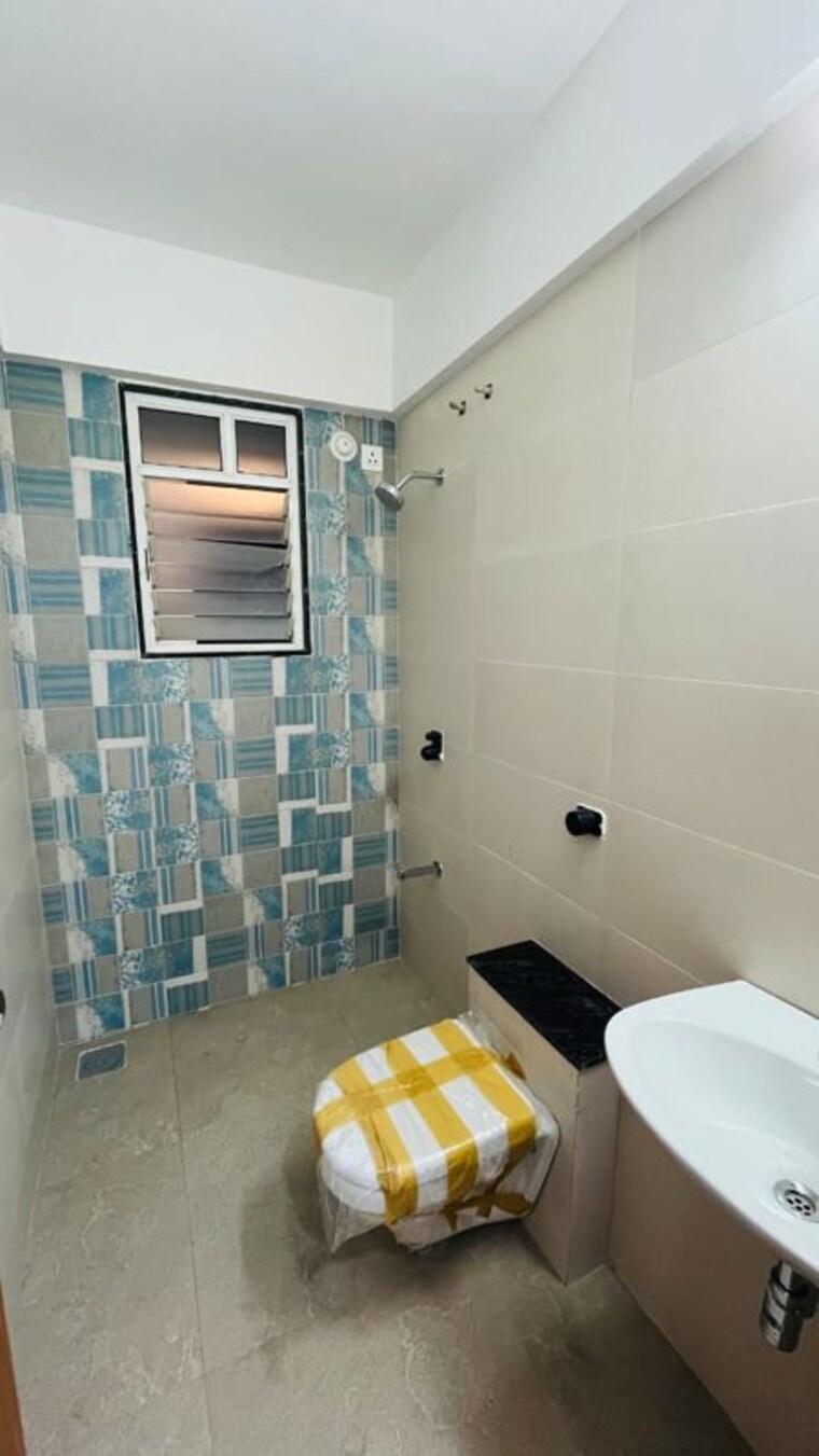 Bathroom, dainamic-grandeur 2 Bedroom 718 Sq.Ft. Apartment In Undri Pune 9937727