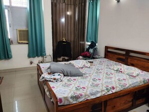 Bedroom in 3 BHK Builder Floor at Sector 52 – for Rent