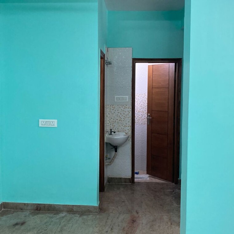 Room, jaipuria-plaza 2 Bedroom 533 Sq.Ft. Independent House In Sector 26 Noida 9938105