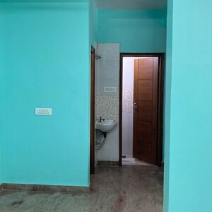 Room in 2 BHK Independent House at Jaipuria Plaza, Sector 26 – for Rent