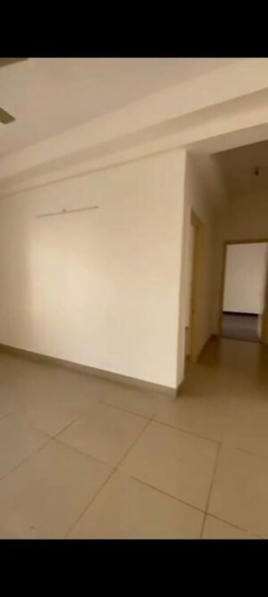 Room in 3 BHK Apartment at Landcraft Golf Links, Pandav Nagar – for Sale