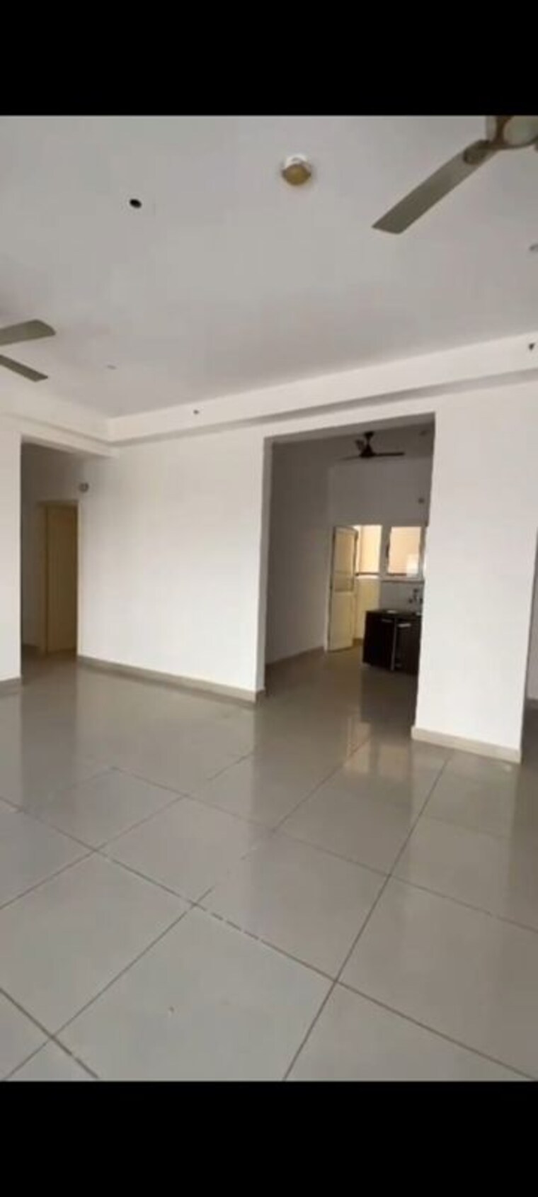 Room, landcraft-golf-links 3 Bedroom 1470 Sq.Ft. Apartment In Pandav Nagar Ghaziabad 9937994