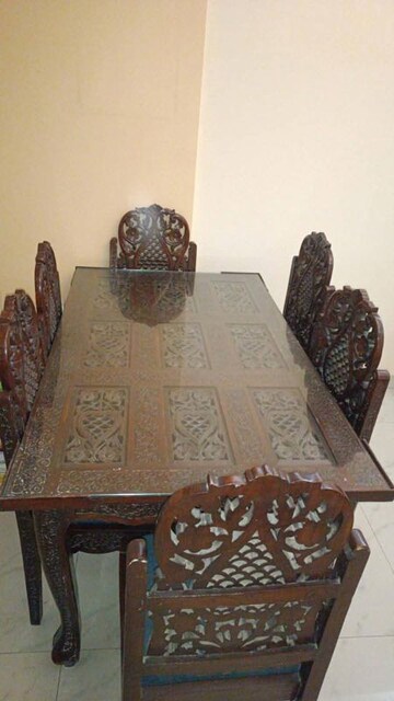 Furnished Amenities in 2 BHK Apartment at Juhu – for Rent