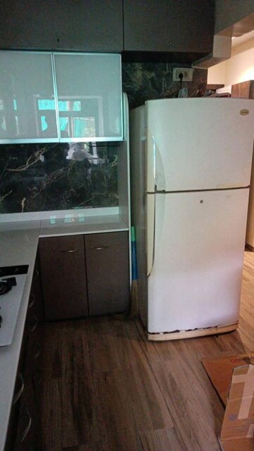 Furnished Amenities in 2 BHK Apartment at Juhu – for Rent