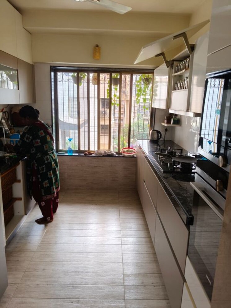  Parking, samartha-sampada 3 Bedroom 1300 Sq.Ft. Apartment In Andheri West Mumbai 9938141