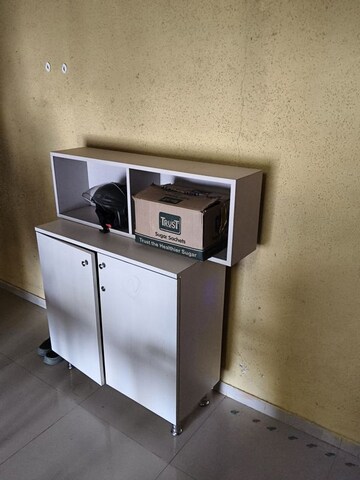 Furnished Amenities in 2 BHK Apartment at Dheeraj Sagar, Malad West – for Rent