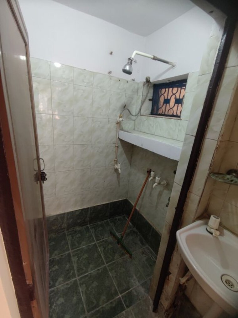 Bathroom, rwa-apartments-sector-20 2 Bedroom 900 Sq.Ft. Independent House In Sector 20 Noida 9938163