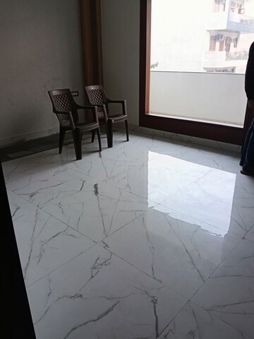 Room in 3.5 BHK Builder Floor at Empire Floors, Sector 57 – for Rent