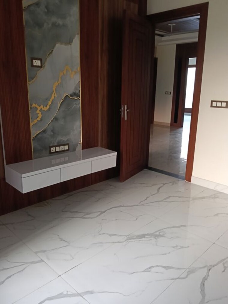 Room, empire-floors 3.5 Bedroom 1850 Sq.Ft. Builder Floor In Sector 57 Gurgaon 9938124