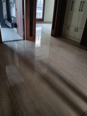 Room in 3.5 BHK Builder Floor at Empire Floors, Sector 57 – for Rent