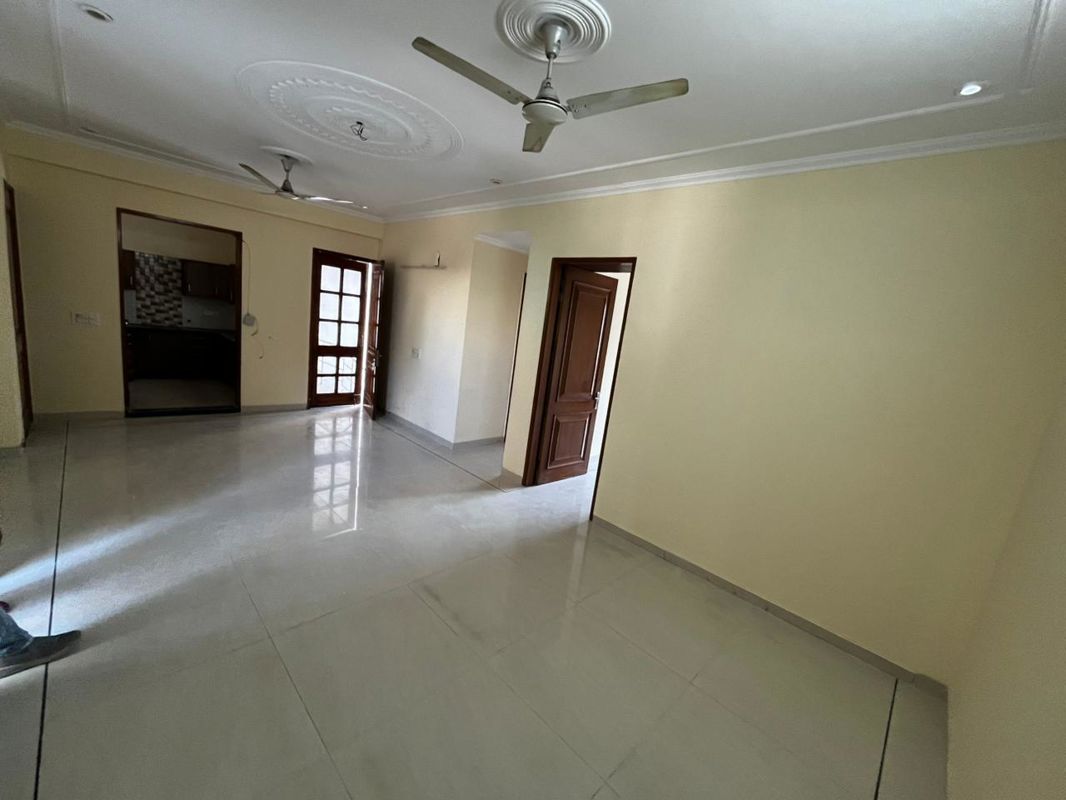 2 BHK + Pooja Room Apartment For Rent in Sector 43