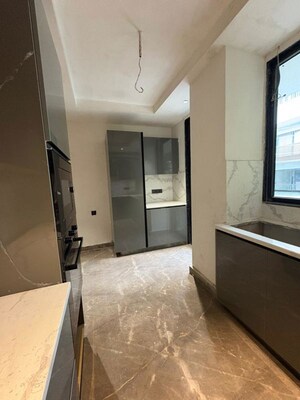 Kitchen in 4 BHK Apartment at Dlf Phase I – for Rent