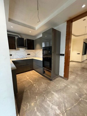 Kitchen in 4 BHK Apartment at Dlf Phase I – for Rent