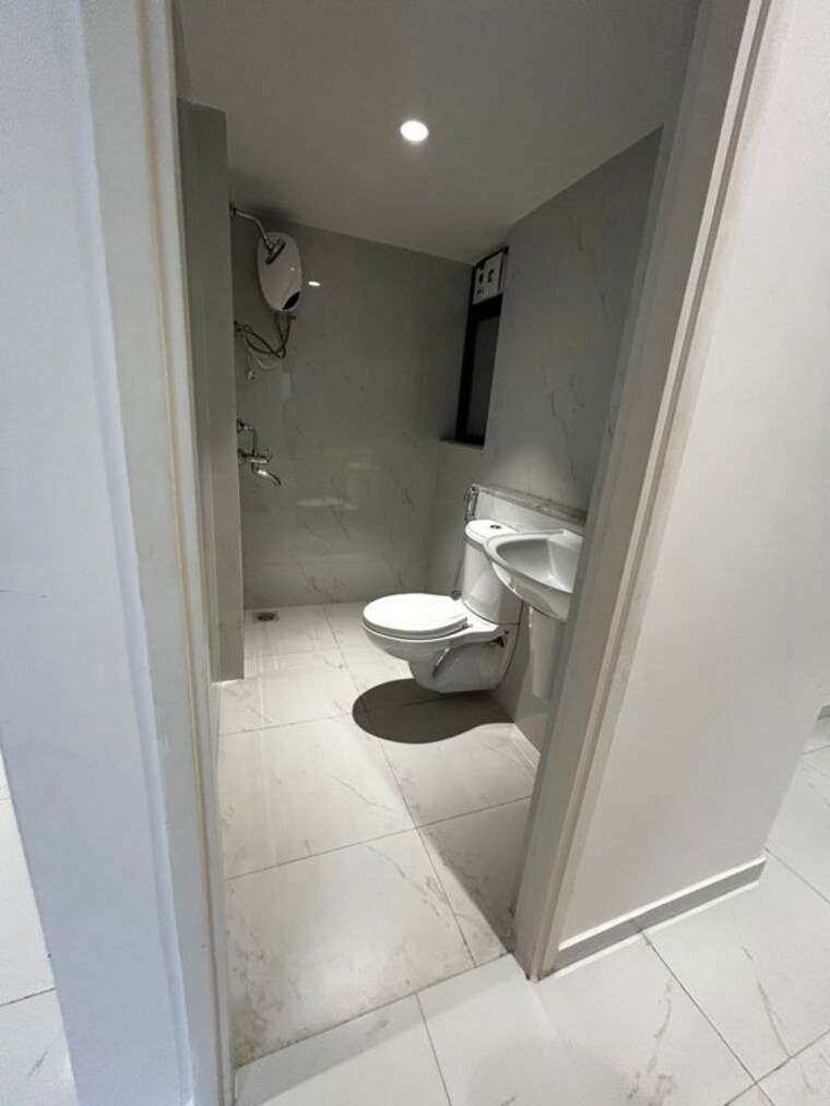 Bathroom, runwal-gardens-phase-4 2 Bedroom 674 Sq.Ft. Apartment In Dombivli East Thane 9938230