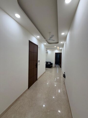 Building Lobby in 3 BHK Builder Floor at Lajpat Nagar – for Rent