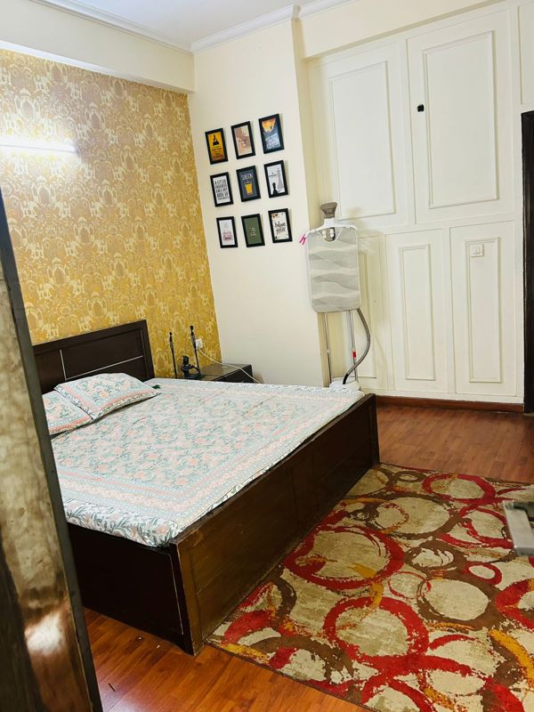 3 BHK Apartment For Rent in Nimbus The Hyde park