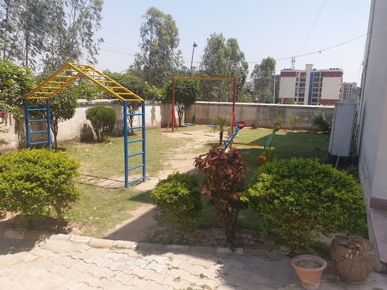 Garden, sector 20 3 Bedroom 1559 Sq.Ft. Builder Floor In Sector 20 Panchkula 9938348