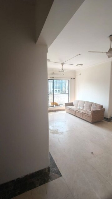 Room in 2 BHK Apartment at Bandra West – for Rent