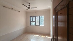 Room in 2 BHK Apartment at Bandra West – for Rent