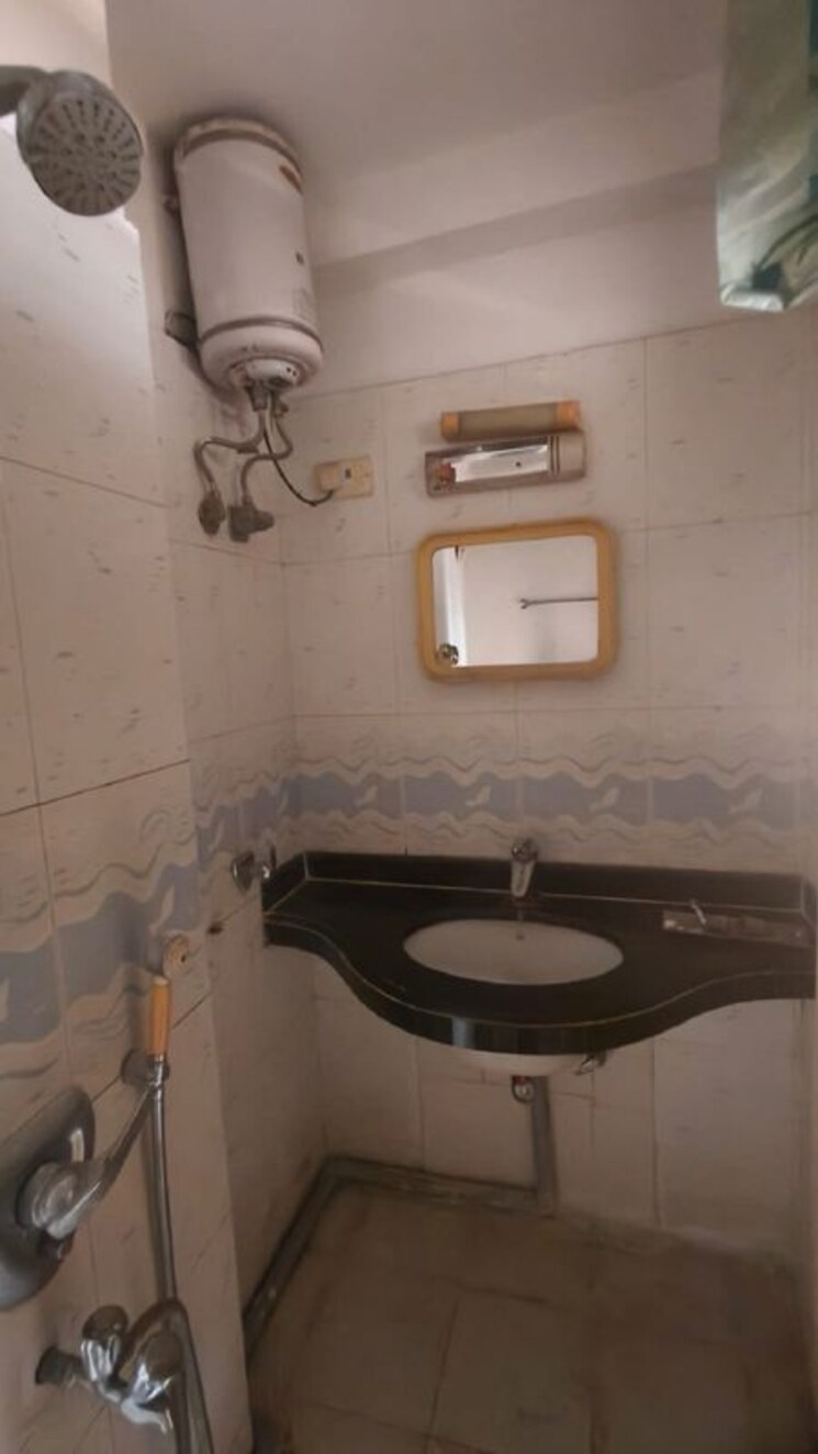 Bathroom, bandra west 2 Bedroom 700 Sq.Ft. Apartment In Bandra West Mumbai 9938344