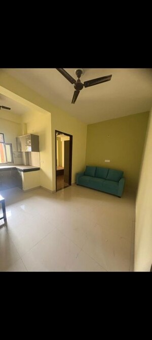 Room in 1 BHK Builder Floor at Sector 23a – for Rent