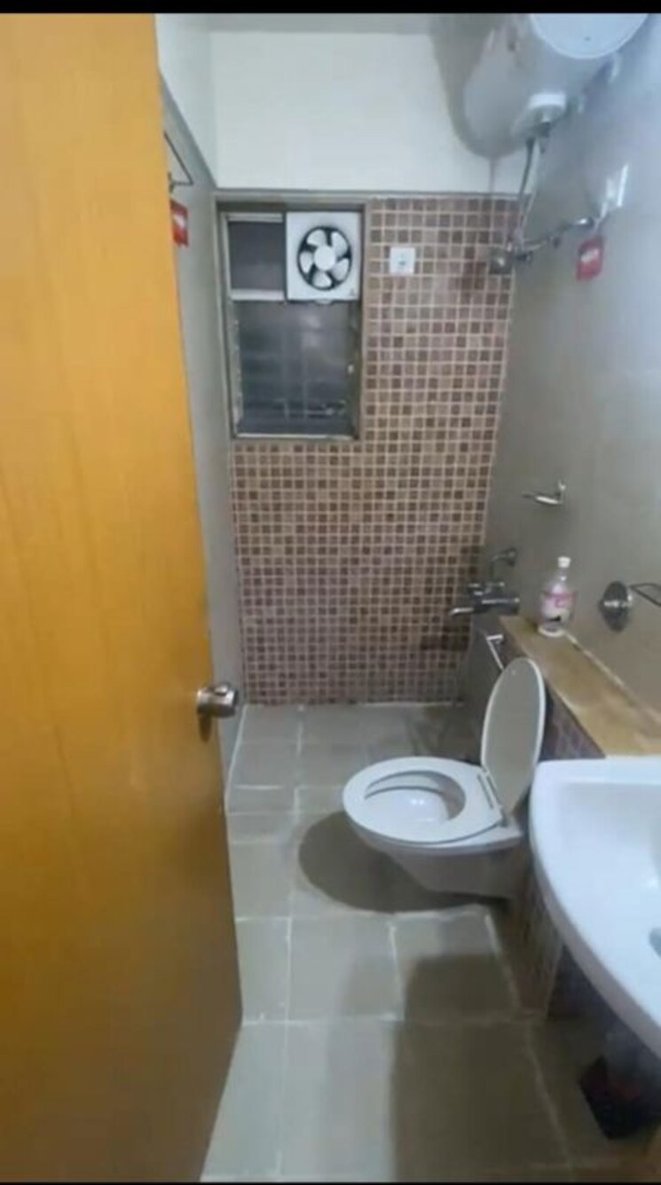 Bathroom, pride-aashiyana 2 Bedroom 780 Sq.Ft. Apartment In Dhanori Pune 9938134