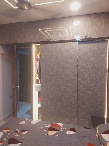 Furnished Amenities in 1 BHK Apartment at Saraf Chaudhary Nagar CHS, Kandivali East – for Rent