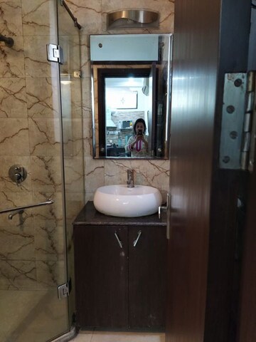 Bathroom in Studio Apartment at Kailash Colony – for Rent