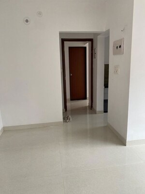 Room in 1 BHK Apartment at Royal Oasis, Malad West – for Rent