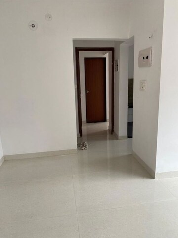 Room in 1 BHK Apartment at Royal Oasis, Malad West – for Rent