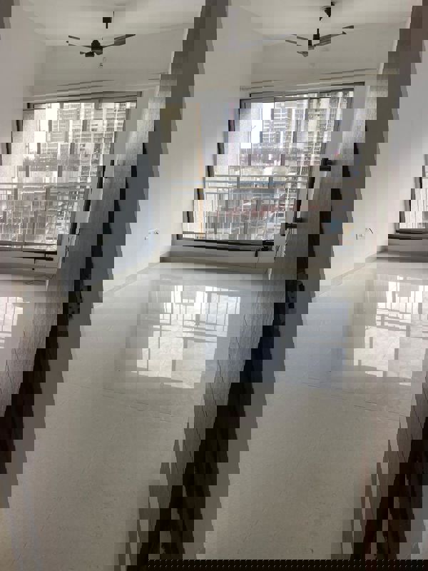 1 BHK 450 Sq.Ft. Apartment in Royal Oasis