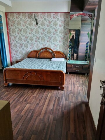 Bedroom in 4 BHK Apartment at Sunshine Helios, Sector 78 – for Rent