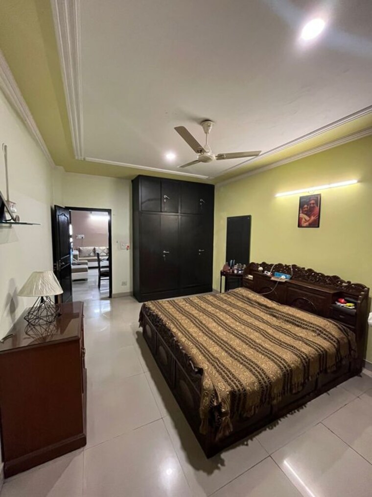 Master Bedroom, saket 3 Bedroom 1500 Sq.Ft. Builder Floor In Saket Delhi 9938435