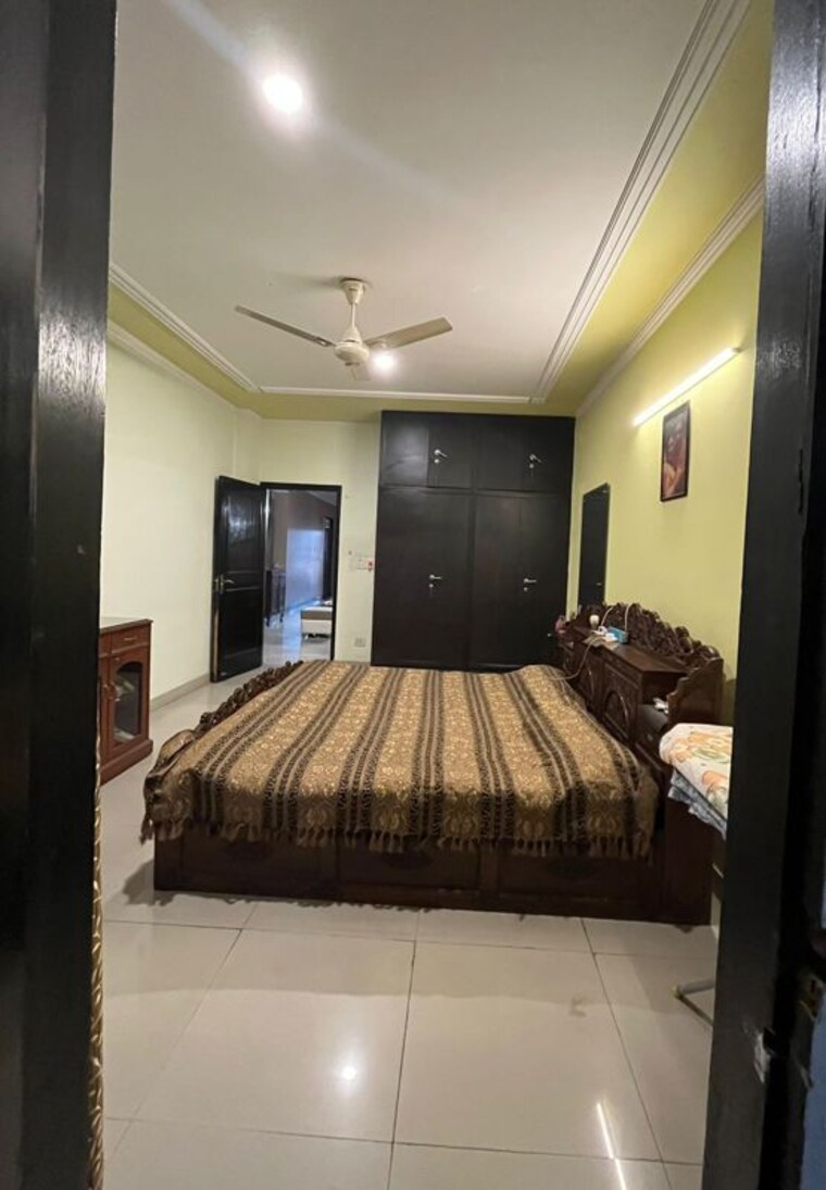 Master Bedroom, saket 3 Bedroom 1500 Sq.Ft. Builder Floor In Saket Delhi 9938435
