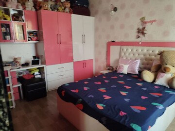 Bedroom in 6+ BHK Builder Floor at Shankar Nagar – for Sale