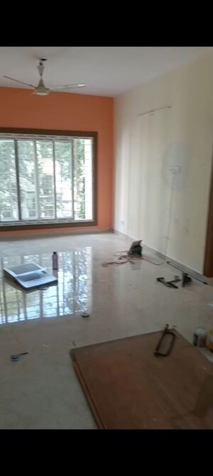 Room in 2.5 BHK Apartment at Brigade Palace, Palace Road – for Rent