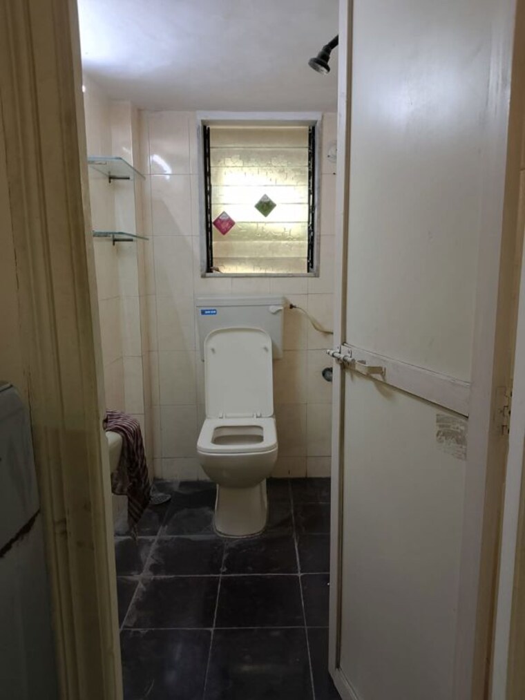 Bathroom, kp-krishna-regency 3 Bedroom 1050 Sq.Ft. Apartment In Malad West Mumbai 9938454