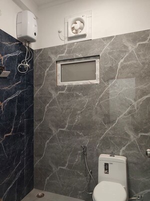 Bathroom in 1 BHK Independent House at Gomti Nagar – for Rent