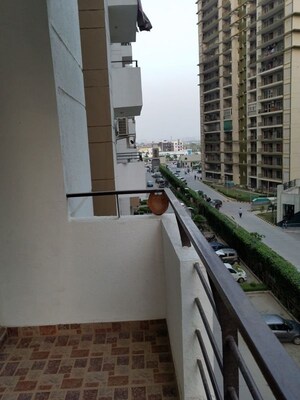 3 BHK Apartment For Rent in Express Zenith, Sector 77