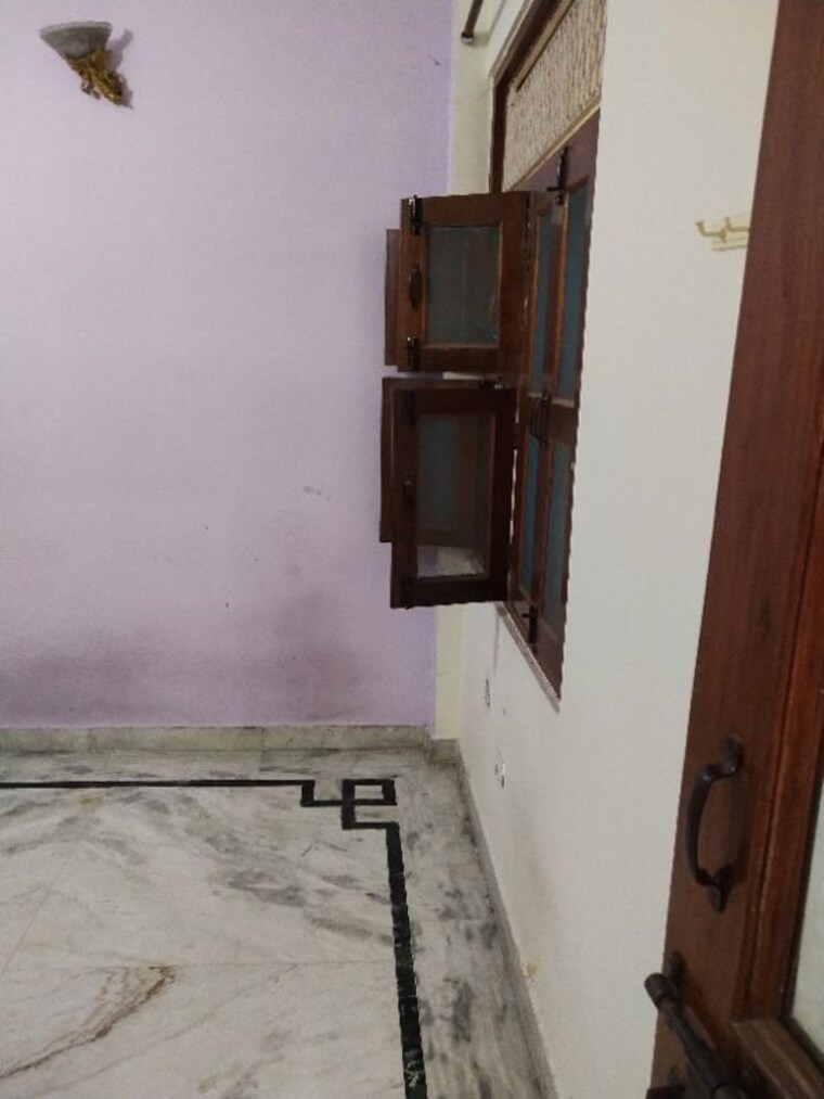 Room, alpha ii greater noida 1 Bedroom 60 Sq.Mt. Independent House In Alpha Ii Greater Noida Greater Noida 9938514