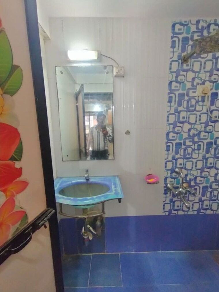Bathroom, gokul-heaven-apartment 1 RK 310 Sq.Ft. Apartment In Kandivali East Mumbai 9938524