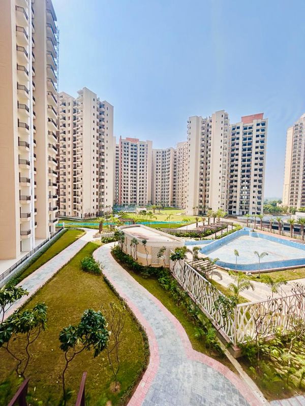 3 BHK + Pooja Room Apartment For Sale in Land Craft Golf Links Apartment Phase 1