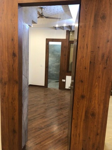 Room in 3 BHK Builder Floor at Maya Homes, Indrapuram – for Rent