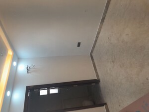 Furnished Amenities in 3 BHK Builder Floor at Rohini Sector 11 – for Sale