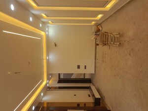 Furnished Amenities in 3 BHK Builder Floor at Rohini Sector 11 – for Sale