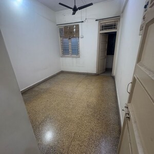 Room in 1 BHK Apartment at Satyalaxmi CHS, Barrister Nath Pai Nagar – for Rent