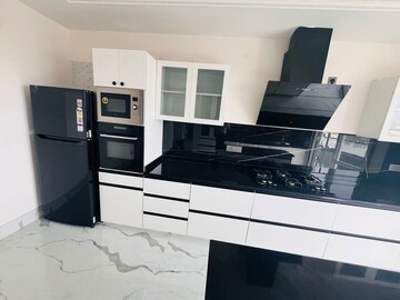 Kitchen in 4 BHK Builder Floor at Sector 46 – for Rent