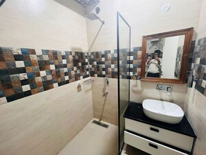 Master Bedroom in 4 BHK Builder Floor at Sector 38 – for Rent