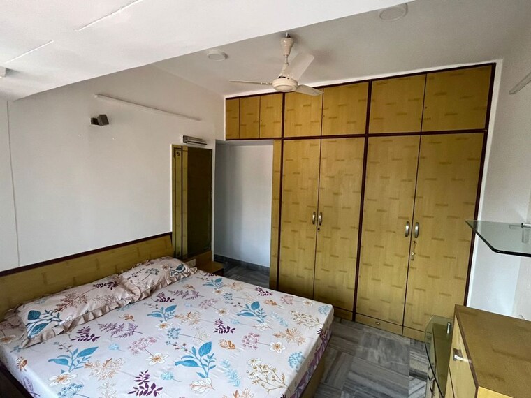 Bedroom, juhu-abhishek-chs-ltd 3 Bedroom 1500 Sq.Ft. Apartment In Andheri West Mumbai 9936233