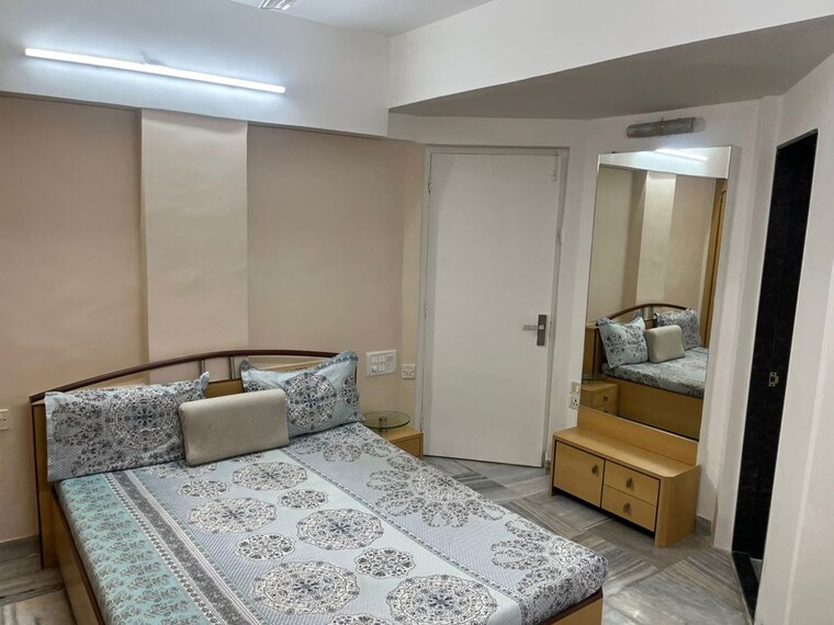 Living Room, juhu-abhishek-chs-ltd 3 Bedroom 1500 Sq.Ft. Apartment In Andheri West Mumbai 9936233